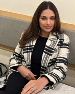 Himanshi Khurana Instagram - 🧜🏼‍♀️ 🖤