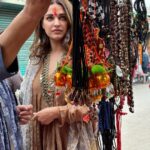 Himanshi Khurana Instagram - Jaganath puri with maa Chaar dham yatra…… Jagannath Dham Puri