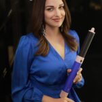 Himanshi Khurana Instagram - Unwrap the magic of the Dyson Airwrap in limited edition colour this Lohri season✨✨ #DysonHair #DysonAirwrap #DysonFestiveStyling #DysonIndia #Gifted