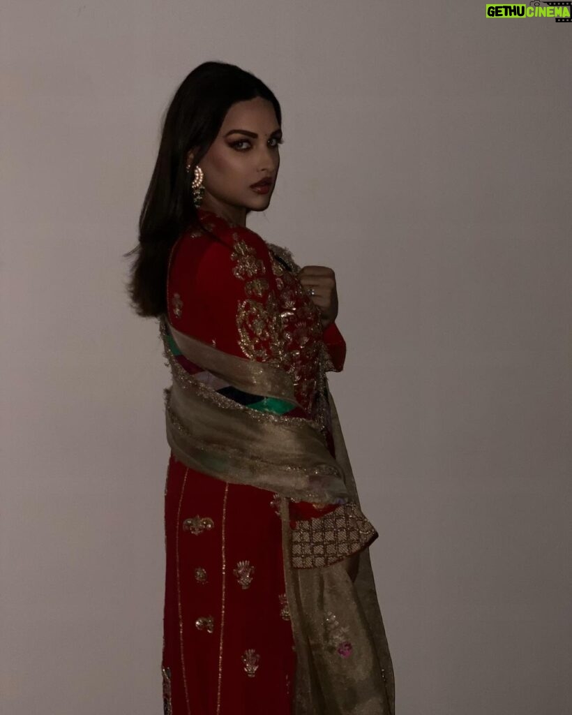 Himanshi Khurana Instagram - Outfit: @mahzabeenpirzada_label HMUA: @kashish_art Jewelery: @urbanmutiyar Styling: @Jewarcreations Heels: @stevemaddenindia
