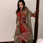 Himanshi Khurana Instagram - Outfit: @mahzabeenpirzada_label HMUA: @kashish_art Jewelery: @urbanmutiyar Styling: @Jewarcreations Heels: @stevemaddenindia