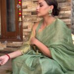 Himanshi Khurana Instagram - Perfect start of birthday week Saree @eternitybysakshi