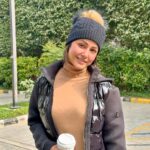 Hina Khan Instagram - Hello 2024, let’s get along better.. Bismillah 🤲 #tujhoom #heal #recover #happynewyear