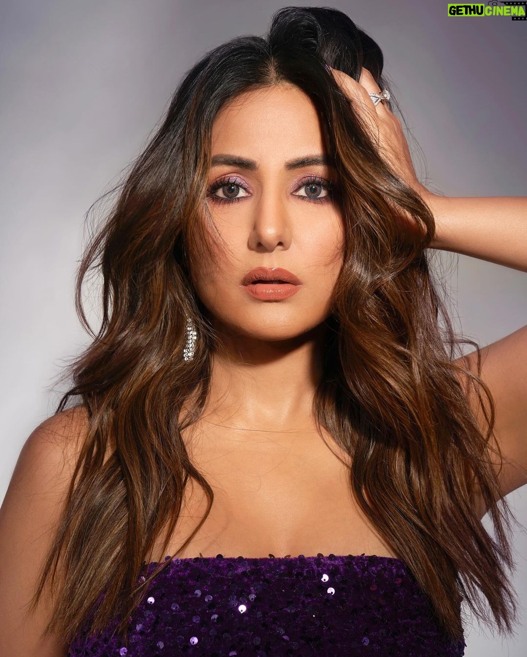 Hina Khan Instagram - Nothing gets in between me and the colour purple.. Purple hearts please πππ Outfit : @runawaythelabel Jewellery : @rubans.in Stylist: @kansalsunakshi Style team: @himanishukla48 MUAH @sachinmakeupartist1 @arbazshaikh6210 πΈ @visualaffairs_va