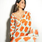 Hina Khan Instagram - Amor Naranja 🍊 🧡 #foreversareegirl Saree: @ranbirmukherjeeofficial Earrings, rings, handcuff : @misho_designs Broad handcuff : @azotiique Stylist: @stylebysaachivj Styling Team: @sanzimehta777 @styledbynikinagda MUAH @sachinmakeupartist1 @siddhi_hairstylist 📸 @visualaffairs_va