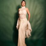 Hina Khan Instagram - 🤍 🕊️ Outfit @kamaalicouture Jewels @renuoberoiluxuryjewellery @karishma.joolry Heels @dune_london_india MUAH @sachinmakeupartist1 @ashwini_hairstylist 📸 @visualaffairs_va