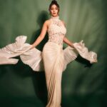 Hina Khan Instagram - 🤍 🕊️ Outfit @kamaalicouture Jewels @renuoberoiluxuryjewellery @karishma.joolry Heels @dune_london_india MUAH @sachinmakeupartist1 @ashwini_hairstylist 📸 @visualaffairs_va