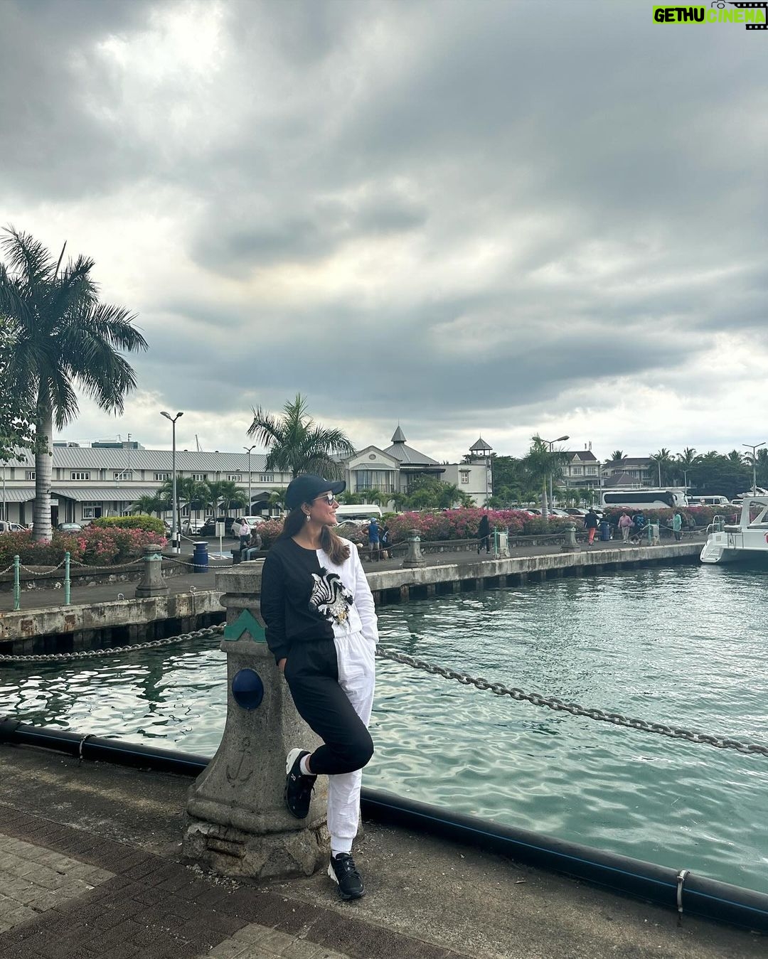 Hina Khan Instagram - Life is better under colourful umbrellas at Port Louis @mauritius.tourism . . . . . . #mauritius #fun #memories #MauritiusNow #FeelOurIslandEnergy #mauritiustourism Port Louis Town, Port Louis, Mauritius