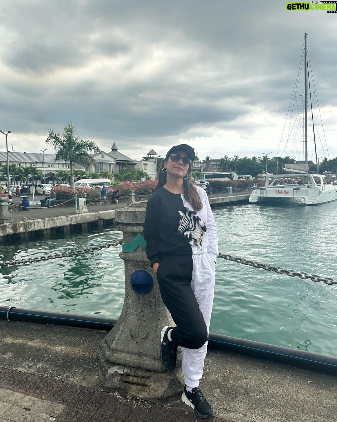 Hina Khan Instagram - Life is better under colourful umbrellas at Port Louis @mauritius.tourism . . . . . . #mauritius #fun #memories #MauritiusNow #FeelOurIslandEnergy #mauritiustourism Port Louis Town, Port Louis, Mauritius