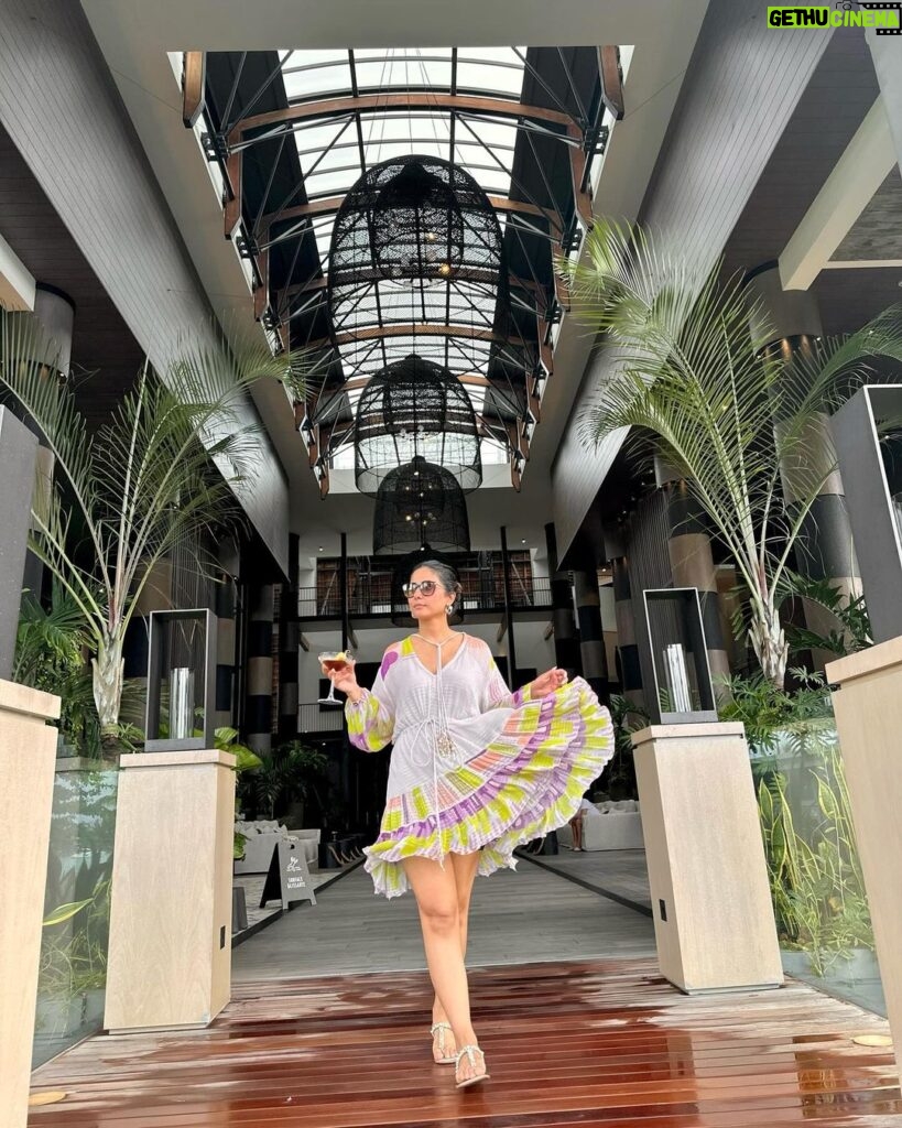 Hina Khan Instagram - All things modern, chique and exquisite.. . . . . . . @luxgrandbaie @mauritius.tourism LUX* Grand Baie