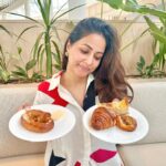 Hina Khan Instagram - A day well spent at @luxbellemare Thank you guys for making us feel at home.. special mention, the lobster was so so good 😊 @mauritius.tourism #mauritiusnow #feelourislandenergy #mauritiustourism LUX* Belle Mare