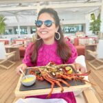 Hina Khan Instagram - A day well spent at @luxbellemare Thank you guys for making us feel at home.. special mention, the lobster was so so good 😊 @mauritius.tourism #mauritiusnow #feelourislandenergy #mauritiustourism LUX* Belle Mare