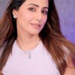 Hina Khan Instagram - I found myself with the perfect #FrizzFreeGenie! Yes, the Love Beauty And Planet’s Argan Oil & Lavender Instant Frizz Control Hair Serum which contains 100% Organic Argan Oil that tames frizz in seconds and leaves your hair smelling like French Lavender! This serum is super easy to use and works its magic instantly! #AD #LoveBeautyAndPlanet #FrizzFreeGenie #NoFrizz #FrizzFreeHair #ArganOil #NoMoreFrizzyHair #SayByeByeToFrizzyHair #HairSerum #HairCareRoutine
