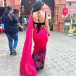 Hina Khan Instagram - My Tum Kya Mile moment.. 🙃 #ForeverSareeGirl #ComingSoon