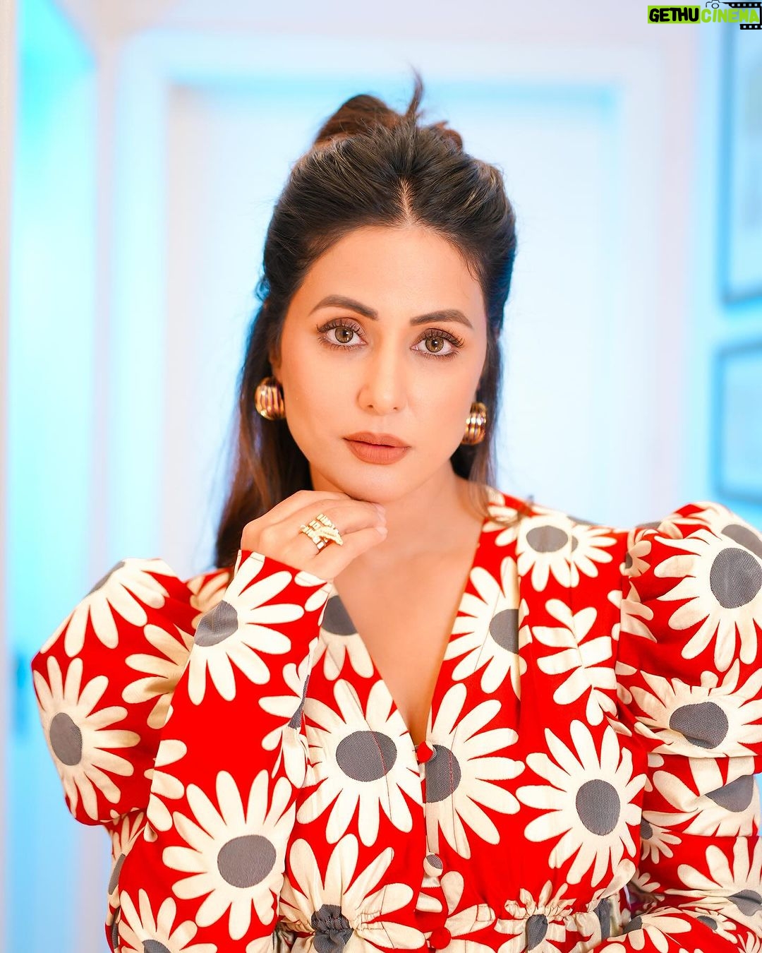Hina Khan Instagram - Wildflower— Fierce, Beautiful and Free 🌸 Styled by @natashaabothra Outfit @therealblife @mintandmilkpr Accessories @amamajewels MUAH @sachinmakeupartist1 @siddhi_hairstylist 📸 @akshay_navlakhe
