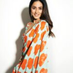 Hina Khan Instagram - Amor Naranja 🍊 🧡 #foreversareegirl Saree: @ranbirmukherjeeofficial Earrings, rings, handcuff : @misho_designs Broad handcuff : @azotiique Stylist: @stylebysaachivj Styling Team: @sanzimehta777 @styledbynikinagda MUAH @sachinmakeupartist1 @siddhi_hairstylist 📸 @visualaffairs_va