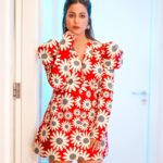 Hina Khan Instagram - Wildflower— Fierce, Beautiful and Free 🌸 Styled by @natashaabothra Outfit @therealblife @mintandmilkpr Accessories @amamajewels MUAH @sachinmakeupartist1 @siddhi_hairstylist 📸 @akshay_navlakhe
