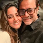 Hina Khan Instagram - That fatherly warmth and vibe.. can’t express.. It was such a heartfelt moment meeting my first onscreen father after 7 years..Love always ❤️ @sethsanjeev #fatherdughterbonds #aboutlastnight #dinnerdate The Westin Mumbai Garden City