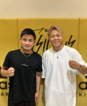 Hiroto Kyoguchi Instagram - .
.
.

今日は武尊選手と対談させて頂きました🔥

良い意味でイっちゃってたなぁ。。。

本日はありがとうございました！！！

#京口紘人 #hirotokyoguchi
#武尊 #takeru #良い意味でイってる人