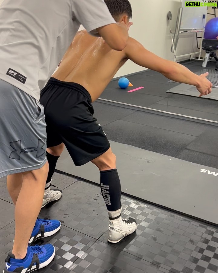 Hiroto Kyoguchi - 3.3K Likes - .
.
.
hard work🔥
@v1.nobu
@teranaka_special_forces
#京口紘人 #hirotokyoguchi #boxing