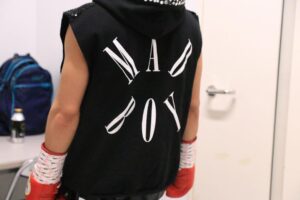 Hiroto Kyoguchi Instagram - .
.
.

🥷✖️🥊 

designer>> @takahirookazawa 

📷 @ke_ji1116 

#京口紘人 #hirotokyoguchi 
#boxing #razor #MADBOY