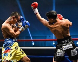 Hiroto Kyoguchi Instagram - .
.
.

🥷✖️🥊

photo of the match

📷 @finito22 

#京口紘人 #hirotokyoguchi #boxing