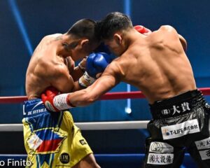 Hiroto Kyoguchi Instagram - .
.
.

🥷✖️🥊

photo of the match

📷 @finito22 

#京口紘人 #hirotokyoguchi #boxing