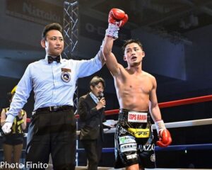 Hiroto Kyoguchi Instagram - .
.
.

🥷✖️🥊

photo of the match

📷 @finito22 

#京口紘人 #hirotokyoguchi #boxing