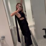 Holland Roden Instagram - I play a teenager on @teenwolf and the movie picks up 15 years later to play a woman in my mid 30s. I wanted to make sure I was dressed age appropriately for both decades on the @teenwolf press day. @teenwolf premieres JAN 26th on @paramountplus and the TEEN WOLF POSCAST IS IN THE LINK IN MY BIO❤️ With @jeffdavis1375 on this week!! @howlerbacknowpodcast This dream team always takes care of me and I’m so grateful for them @karenraphael @robertti @jessiestellarhair Outfit: @lbv.ofcl Shoes: @paulandrew Earrings and ring: @lilouparis.us Ring: @mara.paris