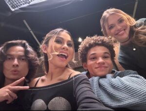 Holland Roden Instagram - Look mom I’m gen z 🤪 jokes aside- these kids were insightful and a blast getting to know✨I’m so excited for what’s to come for these people and this world of wolves 🫶🏻 I’m just hosting UNPACKED for @wolfpackonpplus Check it out👏 Also check out @howlerbacknowpodcast new teen wolf rewatch episode with @ianbohen LINK IN BIO