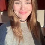 Holland Roden Instagram - Holland Roden will be live on the @uncouplingpodcast Instagram this Thursday 11/30 at 4pm PST! Comment down below what questions/comments you have for Holland about UnCoupling! #podcast #hollandroden #relationships #heartbreak #healing