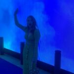 Holland Roden Instagram - @paramountplus thank you for having us! @teenwolf Happy UK Launch 🚀 Epic +1 @eclipse.mgmt.ent These glam fairies were lifesavers!! 💄 @miramakeup 🌟 👗@karenraphael 🥂 Top and skirt: @rvnnyc Shoes: @brothervellies Clutch: @btblosangeles Also shout out to those caterers!!!! Best food I think I have ever had at a work event and that’s saying a lot 🍭 London, United Kingdom