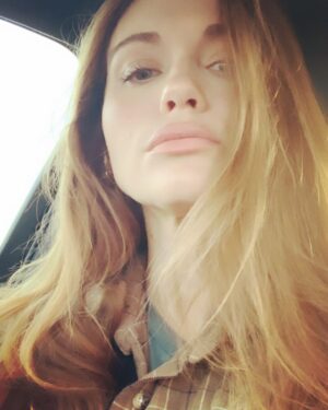 Holland Roden Instagram - Angsty 8 year old is ready -👊🏻
Jagged little Pill was my second album 
as a kid and set the bar for music for me.
This is the best bday present 🙌🏻
@alanis you speak for all of us -
This woman is timeless ❤️
#hollywoodbowl

How many Alanis people are in this bucket?