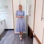 Holly Willoughby Instagram - Morning Thursday… see you on @thismorning with @mothecomedian and @craigrevel Fab-U-Lous✨ #hwstyle💁🏼‍♀️✨ dress and shoes by @lkbennettlondon 🩵
