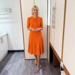 Holly Willoughby Instagram - Good morning Tuesday… hope you had a lovely weekend? See you on @thismorning at 10am with @clodagh_mckenna and @richard.e.grant ✨ #hwstyle💁🏼‍♀️✨ dress by @lkbennettlondon