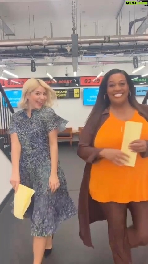 Holly Willoughby Instagram - Same time tomorrow @alisonhammond55 @thismorning ✨