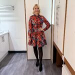 Holly Willoughby Instagram - Morning Thursday… see you on @thismorning at 10am. We talk to The Chancellor Jeremy Hunt about yesterday’s budget… what would you like to ask? Let me know… #hwstyle💁🏼‍♀️✨ dress by @phaseeight ♥️