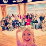 Holly Willoughby Instagram - Glorious to celebrate our incredible women who make up a huge part of our @thismorning family… happy international women’s day to you all … love ya! 💪🏼✌🏻💘✨