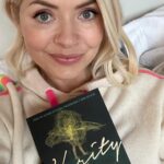 Holly Willoughby Instagram - Thank you for your book recommendations… just finished this one Verity by @colleenhoover … wowza!!! Stressful!!! Keep them coming and share more here please… also go and check out more of my recommended reads in the Wylde Library over on @wyldemoon #adandownbrand #books #thrillerbooks #library 🌙 📚 ♥️