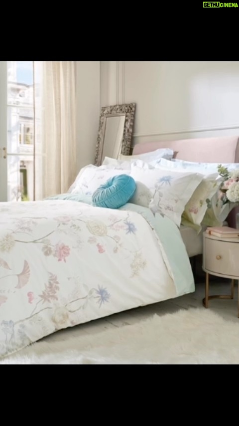 Holly Willoughby Instagram - Happy Monday, My new Nia collection has arrived…it is beautifully simple with delicately painted birds, flowers and foliage with light hints of colour. Just perfect to add a little springtime refresh to your bedroom 🌸🐤🌿#ad exclusively at @dunelmuk