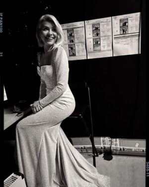 Holly Willoughby Instagram - Thank you for all the dress love… she was a special one for sure! Great night down at the rink… sad to say goodbye to @ekinsuofficial tonight… see you next week!!! ⭐️✨