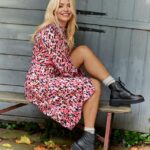 Holly Willoughby Instagram - What better way to enter the new year than with a pop of colour? My January edit with @marksandspencer features bright pieces that have been on high rotation in my wardrobe –and they’ll work just as hard when the sun starts to show! To combat the chill and puddles, I’ve paired mine with some chunky lace-up boots. I hope you love this edit as much as I do 🥰 @marksandspencerstyle. #MyMarks #AD Dress –T691567 Boots –T027874
