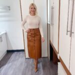 Holly Willoughby Instagram - Morning Tuesday… see you on @thismorning at 10am… joined by @gordongram @barneywalsh and Bradley Walsh… lovely show! #hwstyle💁🏼‍♀️✨ skirt @anthropologie knitwear by @karen_millen 🌙