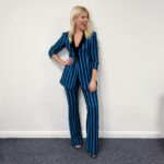 Holly Willoughby Instagram - With a heavy heart it’s time to say goodbye and thank you to @celebjuiceofficial … The final farewell outfit and it’s a nod to the legend that is @keithlemon … oosh… love you 🍋 💖🍸 #hwstyle💁🏼‍♀️✨ suit by @aliceandolivia