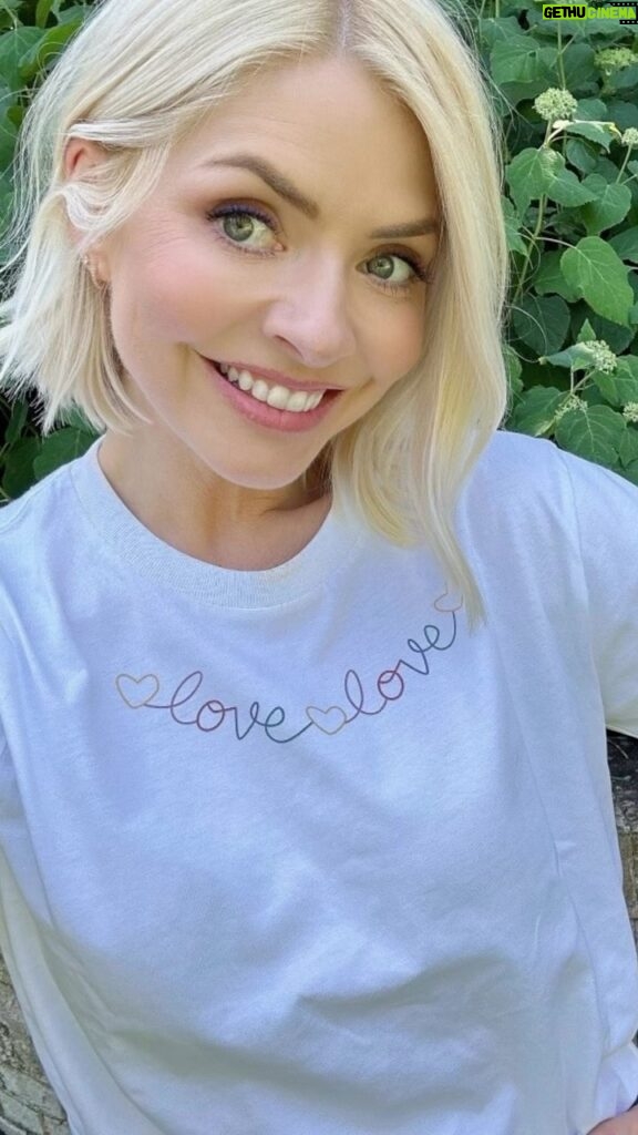 Holly Willoughby Instagram - FREE SHIPPING! Yes you read that right, this weekend (Friday 29 September - Sunday 1 October), postage is free when you order Holly Willoughby’s #TeamYoungLives t-shirt! Together, we can help make sure all children and young people with cancer get the specialist support they need. #ShowYourLove and get yours today – the link is in our bio!