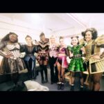 Holly Willoughby Instagram - The perfect girls night… me and Belle Got lost in @glossier and utterly blown away by @sixthemusical … my second time and Belles first… ‘best show ever’ were her exact words. My goodness those girls can sing… laughed and cried, always a good sign. Thank you for having us… 👑 💛💚🤍❤️💗💙👑 #girlsnight #sixthemusical #gifted #christmaslights