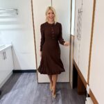 Holly Willoughby Instagram - Hello Tuesday… see you on the @thismorning sofa at 10am with @benshephardofficial … Stella lineup today… @martinlewismse @grahnort @alisonhammond55 and @iamginodacampo 🌟 #hwstyle💁🏼‍♀️✨ dress @lkbennettlondon 🍁