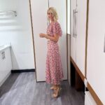 Holly Willoughby Instagram - Morning Monday! See you on @thismorning with @dermotoleary at 10am. Music by @texastheband cold water therapy with @iceman_hof and @melizcooks cooks! #hwstyle💁🏼‍♀️✨ dress by @tedbaker 🩷