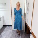 Holly Willoughby Instagram - Morning Tuesday… see you on @thismorning at 10am with @dermotoleary … my gorgeous girl @emmaleebunton is in today, she’s launching products for the home that are kinder you your family and kinder to the environment @kitandkinuk 🩷 #hwstyle💁🏼‍♀️✨ @thisiswhistles 🫶🏻