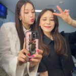 Hong Ji-hee Instagram - 식스더뮤지컬 세종 여민락 콘서트👑 @jennifer_luanari 지우언니가 빌려준 파랑 구두 신고💙 7월에 세종에서 또 만나요!